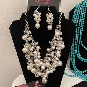 Every girl like to accessorize